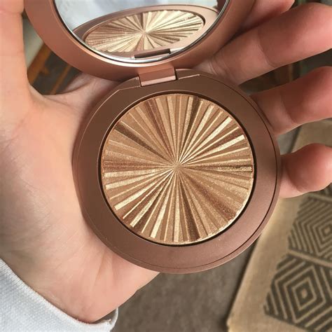 estee lauder highlighter heatwave.